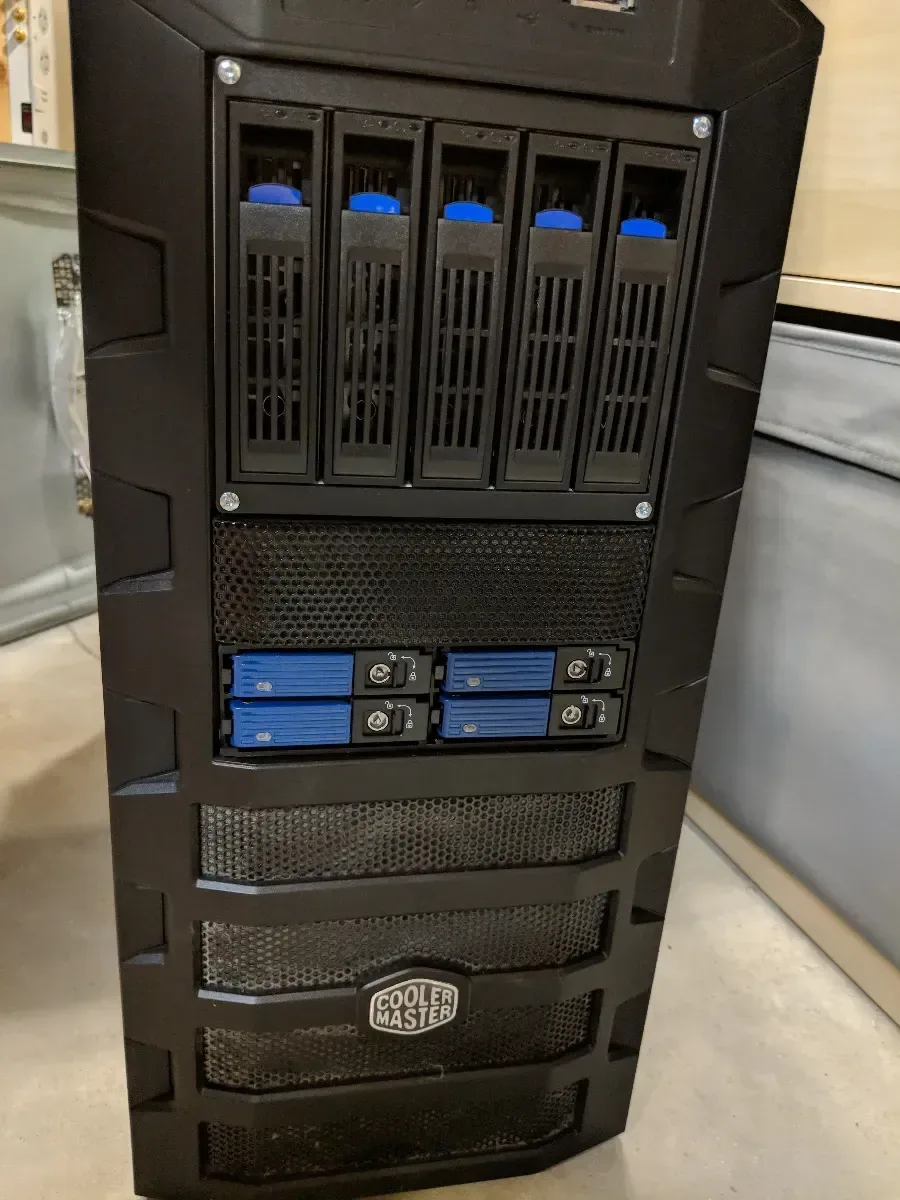 Tower server with front drive bays and hot-swap modules.